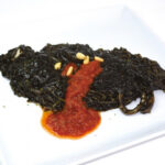 【いかすみソースパスタ】
バター、タマネギがたくさん入ったまったりとしたソース。細めのパスタを使用。