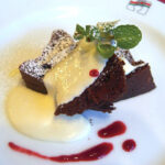 【ガトーショコラ】
デザートは全て手作りの為、品切れの場合もございます。詳しくはスタッフにお尋ね下さい。