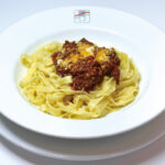 【ミートソースパスタ】
太めのパスタを使用した定番パスタです。