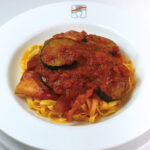 【ナスとベーコンのトマトソースパスタ】