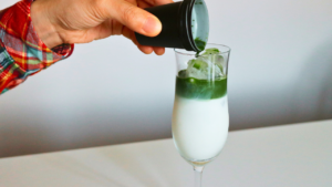【期間限定】自分でシャカシャカ、自分で注ぐ。体験型の抹茶ラテが登場！